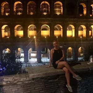 Meet your Posher, Steph